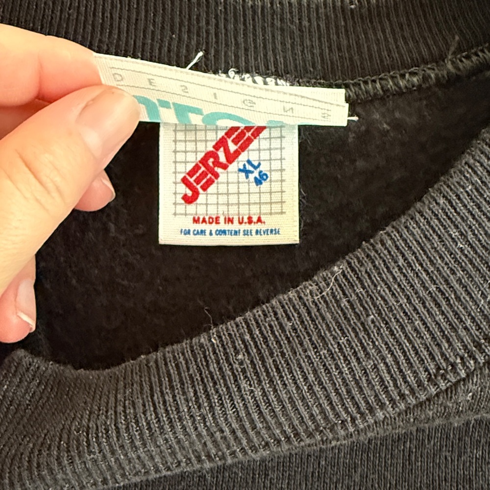 Jerzees vintage Black Mountain Graphic Crewneck Sweater - Picture 3 of 4